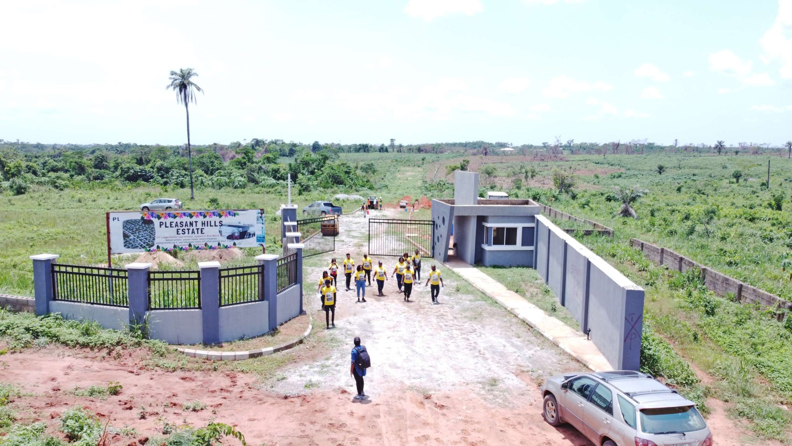 3 Columns Gallery Noble grounds